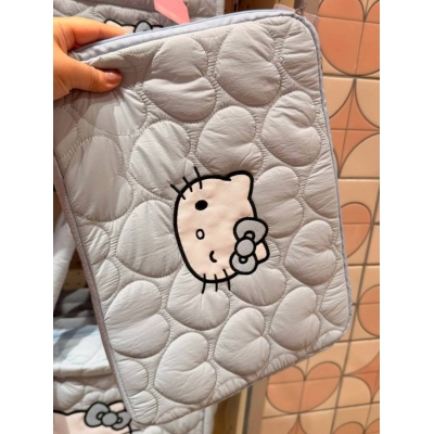Sanrio house愛心絎縫筆電包